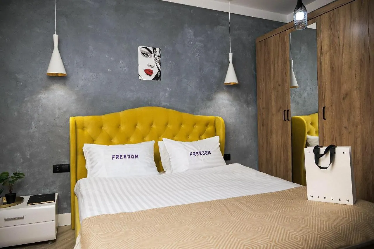 Freedom Apartments In City Center Kijów